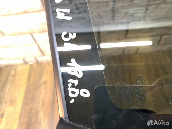 Volkswagen Polo Стекло кузовное глухое LH RH