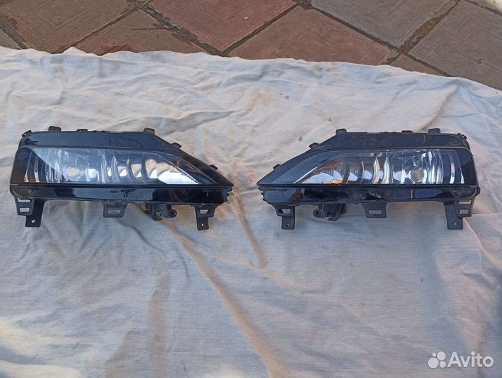 Фара противотуманная передняя левая правая Skoda R