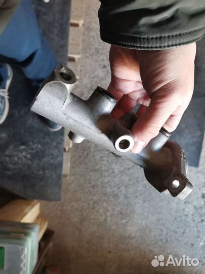 Главный тормозной цилиндр сцепления нисан примера