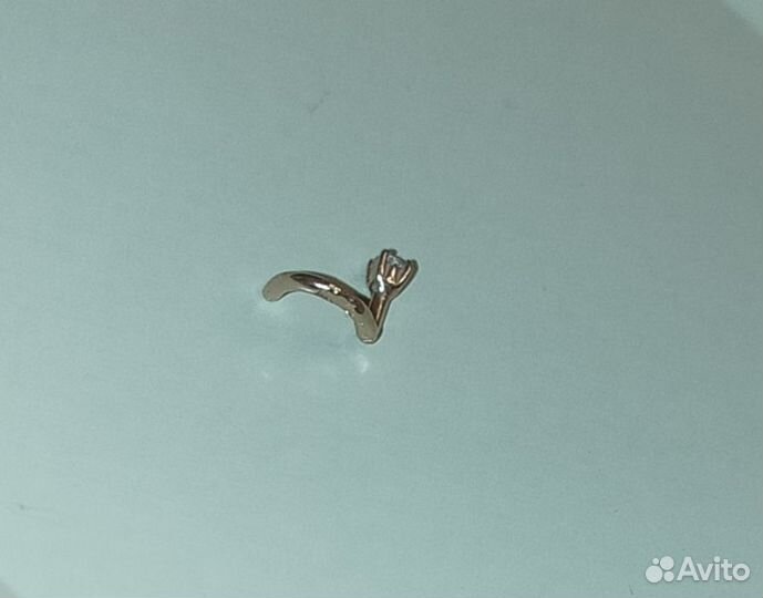 Пирсинг в нос золото