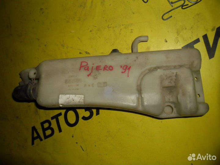 Бачок стеклоомывателя Mitsubishi Pajero V46W