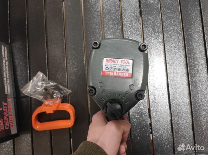 Пневмо-Гайковерт 1