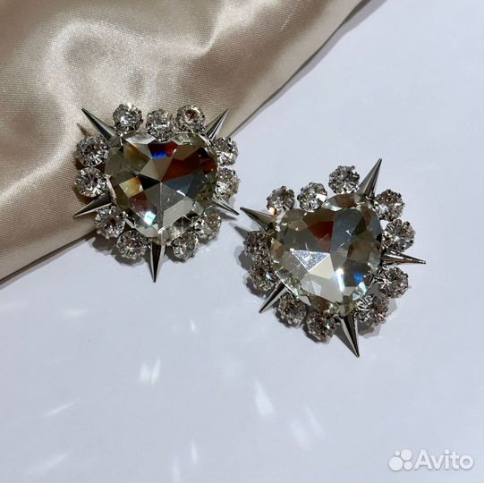 Серьги сердце с шипами