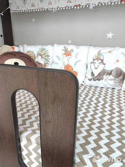 Детская кровать Домик с крышей лдсп