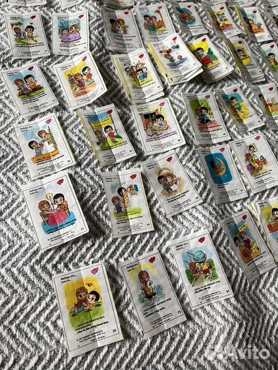 Вкладыши от жвачек Love is