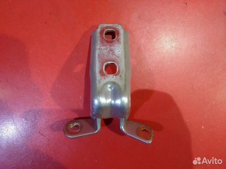 Петля двери передняя левая Chevrolet Cruze J305