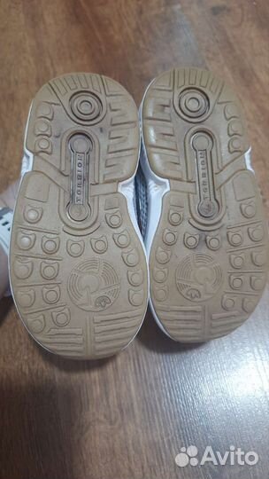 Кроссовки adidas