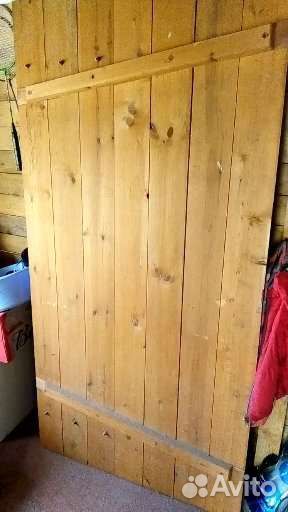 Двери в деревянный дом