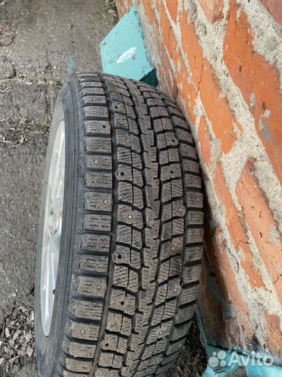 Dunlop SP Winter Ice 01 205/60 R16