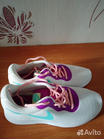 Кроссовки Nike Tanjun оригинальные,24,5см