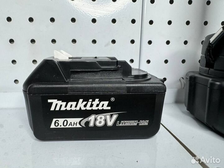 Секатор аккумуляторный Makita с двумя АКБ