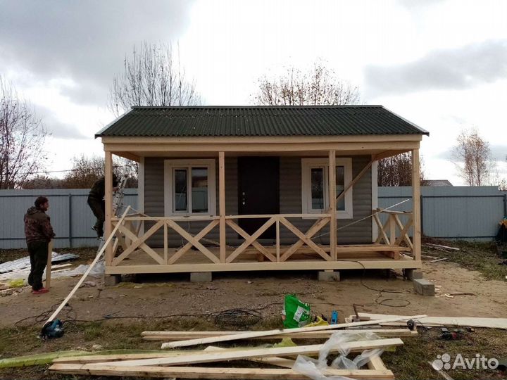 Бригада строителей