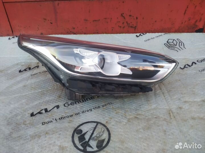Фара правая Kia Cerato 4 Led 92102M6200 Оригинал