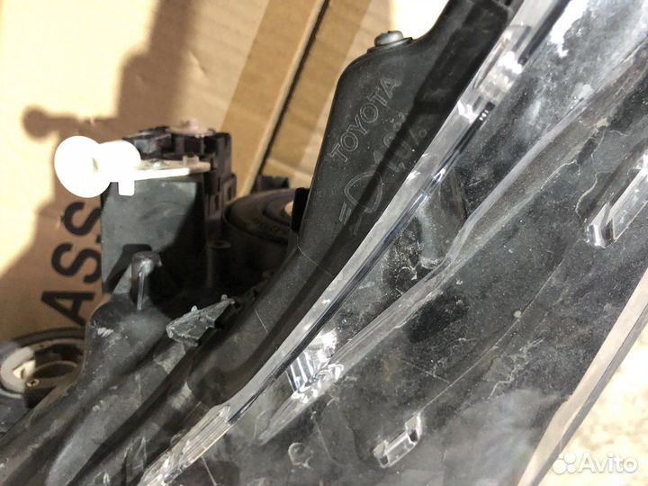 Фара передняя левая Toyota Corolla 180