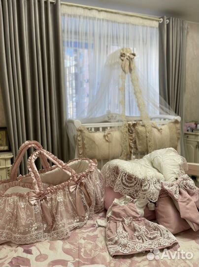 Комплект на выписку для девочке