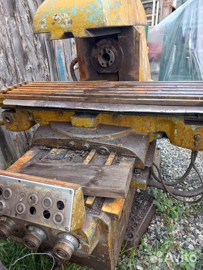 Фрезерный станок 6М13П