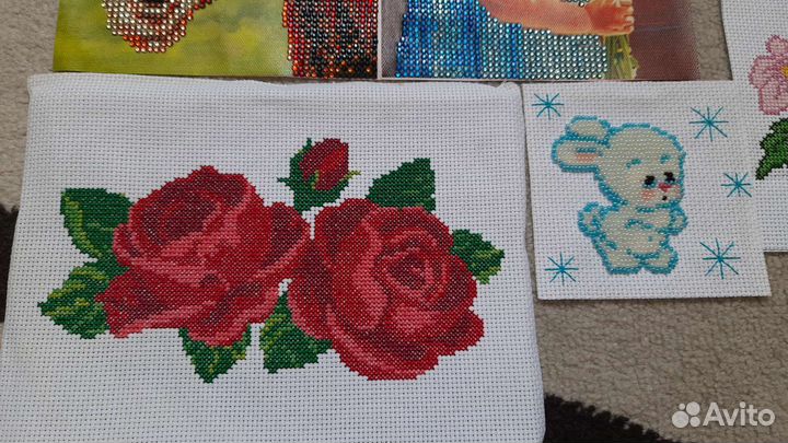 Готовая вышивка стразы,мулине,бисер