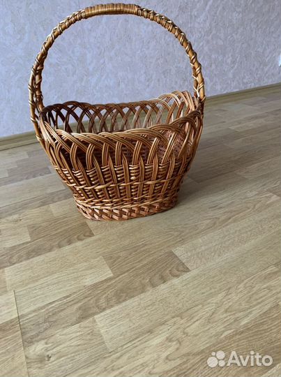 Корзинка плетенная
