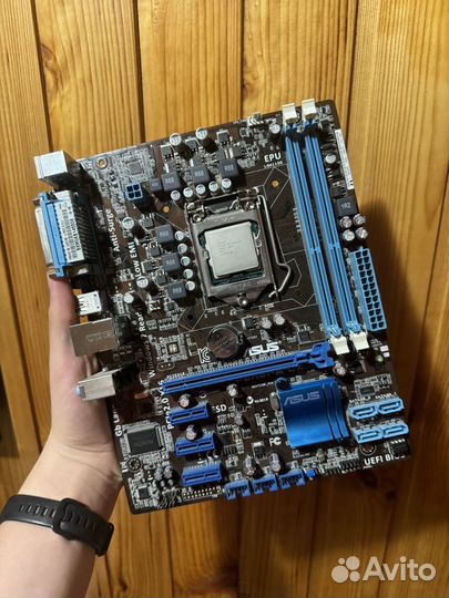 Материнская плата с процессором