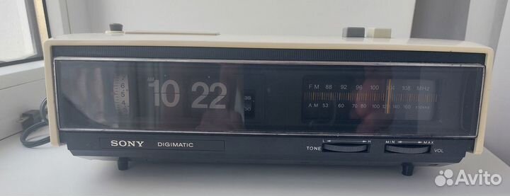 Часы радио Sony Digimatic TFM -C650W