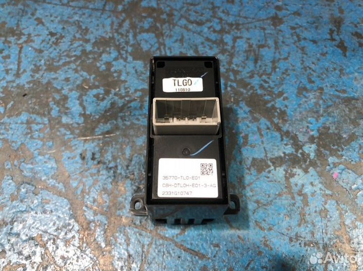 Кнопка стеклоподъемника задняя Honda Accord 8 CU