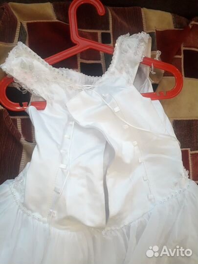 Свадебное платье 42-44 бу