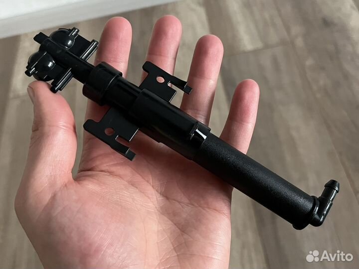 Форсунка омывателя фары Land Rover (левая)