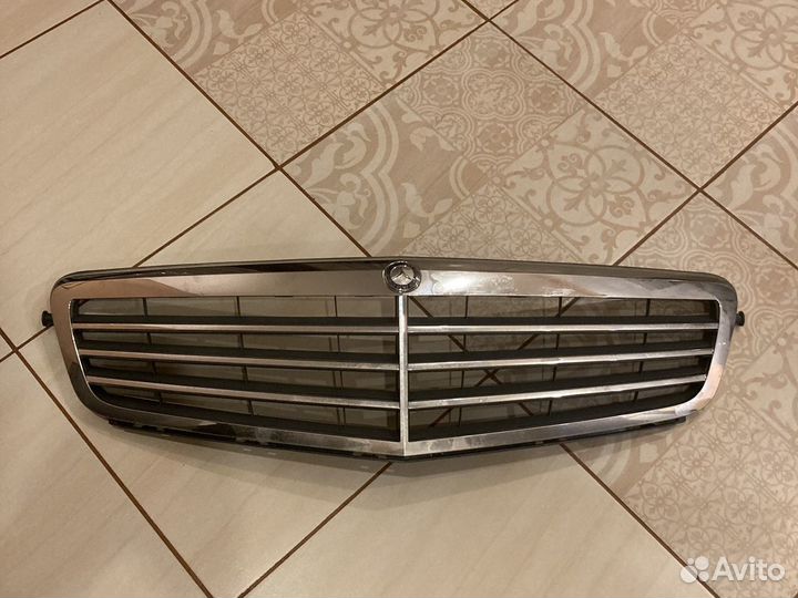 Pешеткa радиатoра Меrcеdes С-Class W204