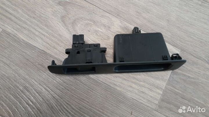 Кнопка стеклоподъемника правая Nissan Qashqai J10