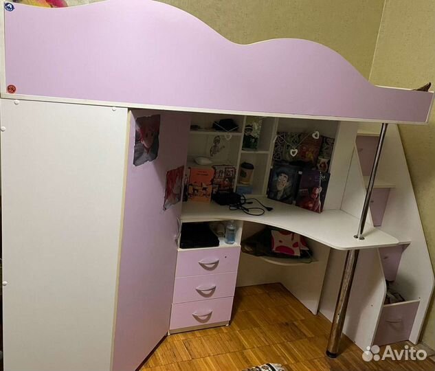 Детская кровать чердак со столом и шкафом