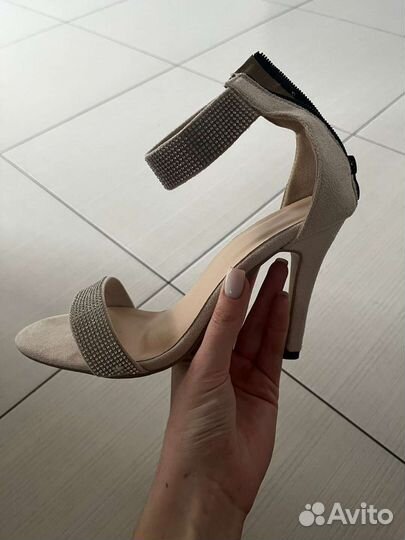 Вечерние босоножки