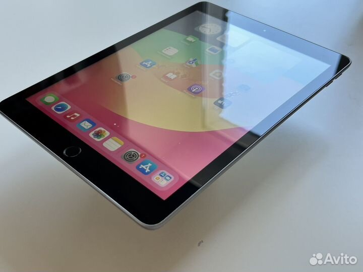 iPad 9.7” 6 поколения 2018 128GB Wi-Fi, Space Gray