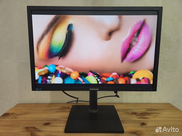 Монитор Samsung S24E650DW 1920х1200 24 дюйма