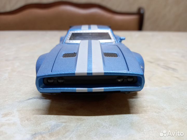Модель Dodge Ice Charger 1:32