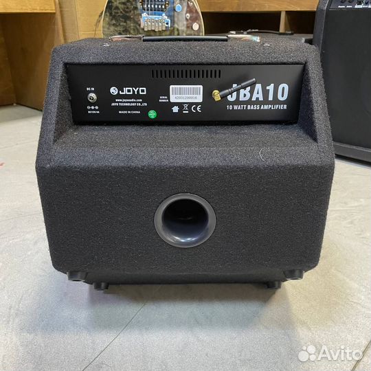 Комбоусилитель для бас-гитары Joyo JBA10