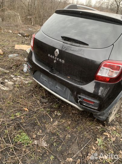 В разборе Renault Stepway 2