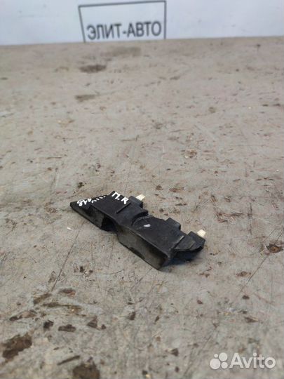 Кронштейн передний правый Kia Rio 3 1.4 2016