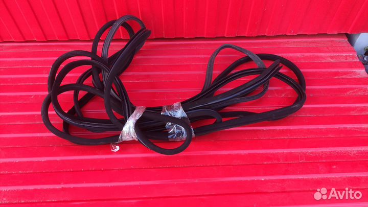 Уплотнитель двери и багажника Mercedes w204