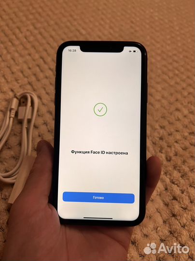 Телефон iPhone XR