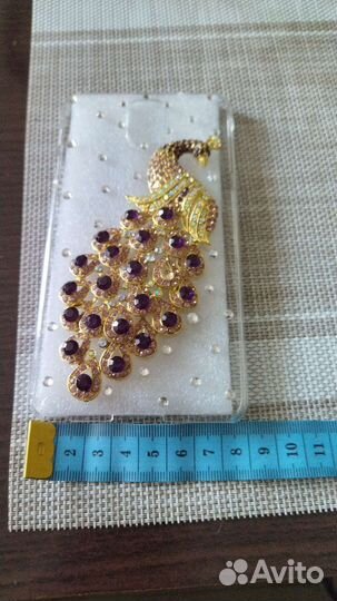 Чехол на телефон