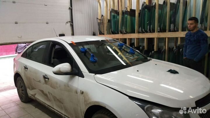 Лобовое стекло Шевроле Круз