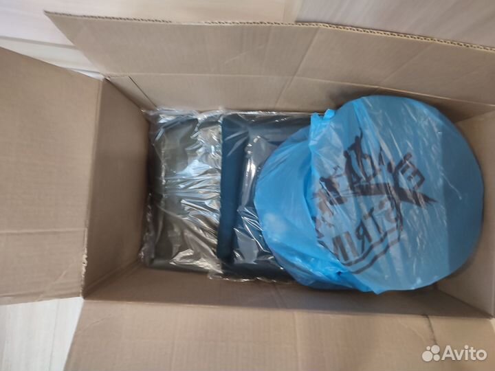 Пакет с мужскими вещами