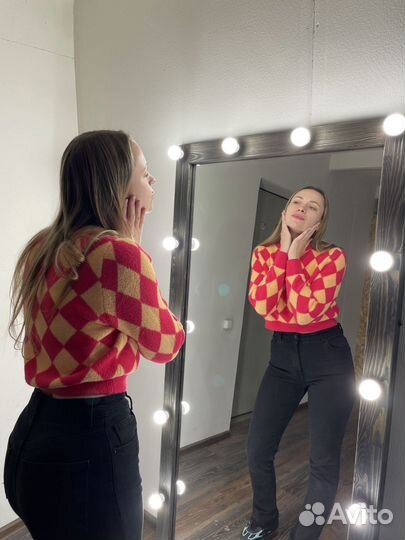 Гримерное зеркало с лампочками