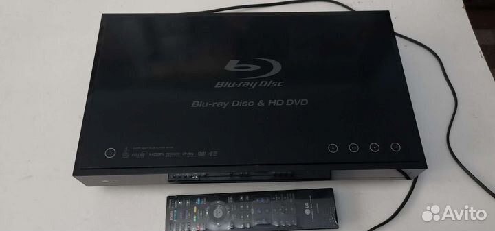 Blu-ray плеер LG BH100