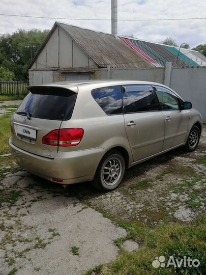 Toyota Ipsum 2.4 AT, 2001, 228 656 км