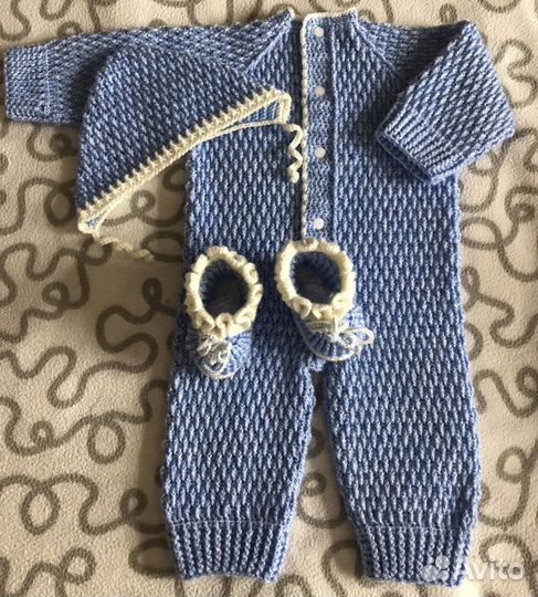 Детский комбинезон (выполнен крючком)