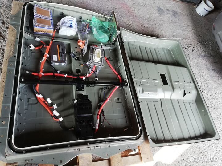 Корпус ввб Nissan leaf ze0