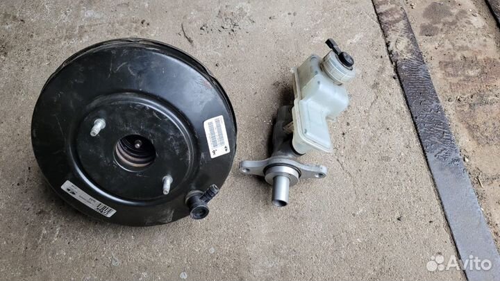 Вакуумный усилитель тормозов в сборе