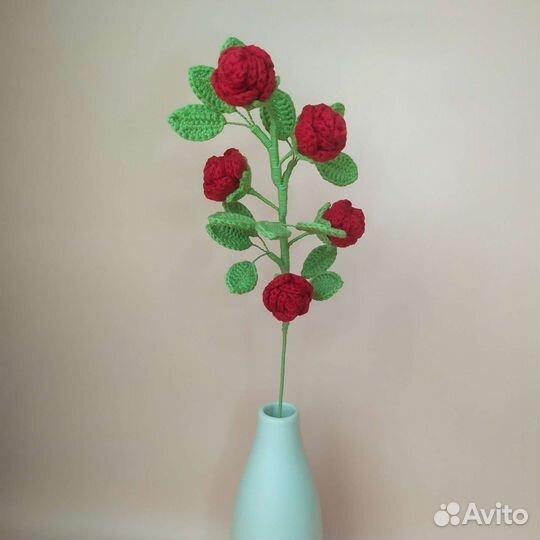 Вязаный кустик розы