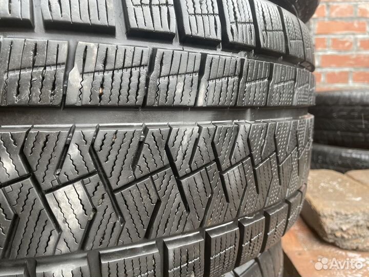 Pirelli Ice Asimmetrico 225/45 R18 95Q